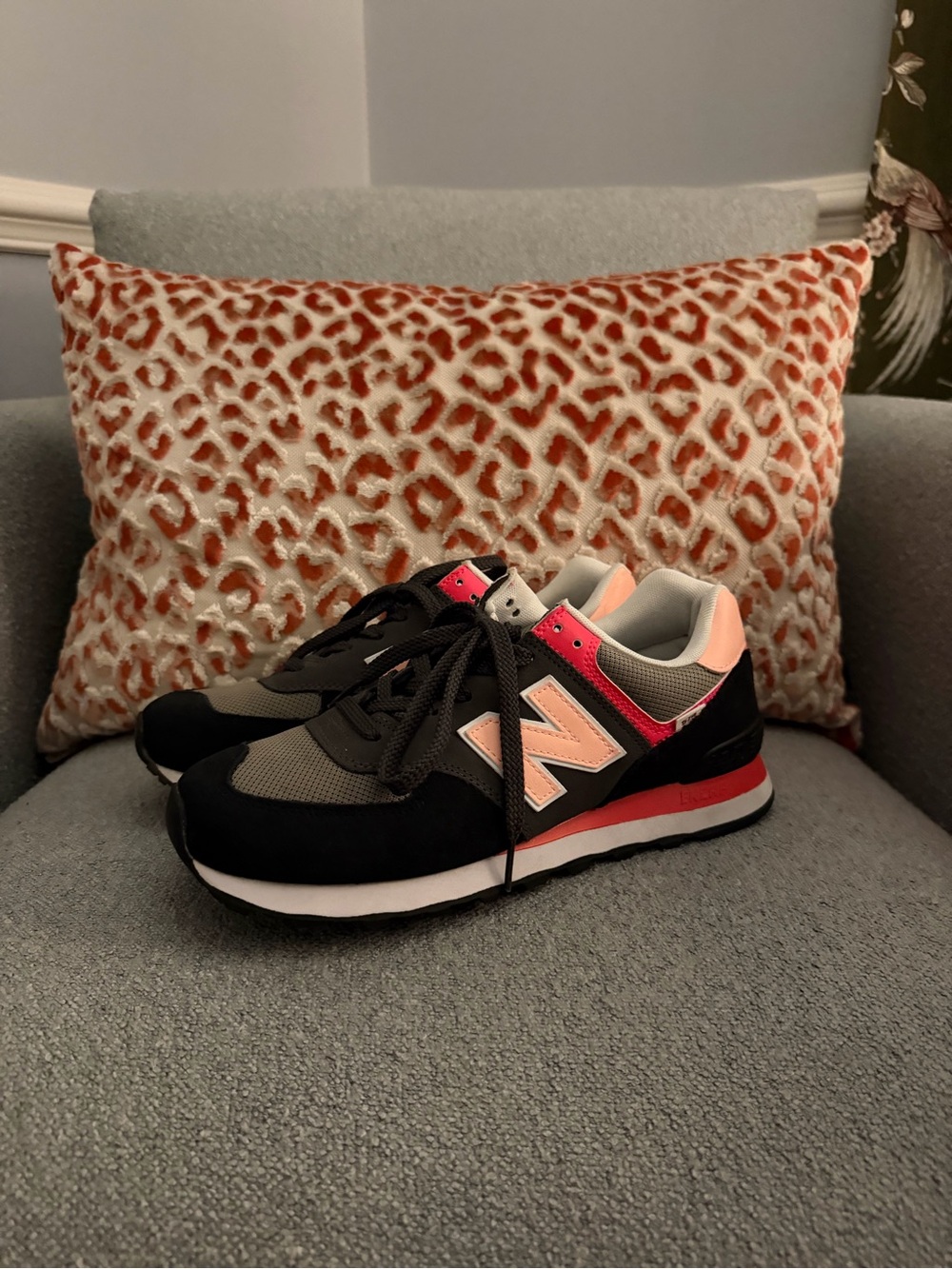New Balance Black & Pink Women's 574 Sneakers